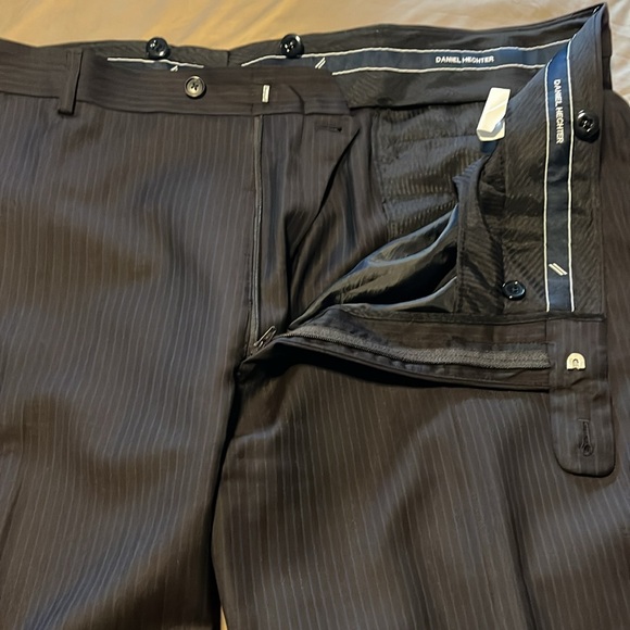 Daniel Hechter 2 button suit. 50 coat 45 pant. Dark brown w/ blue pinstripe - Picture 11 of 14